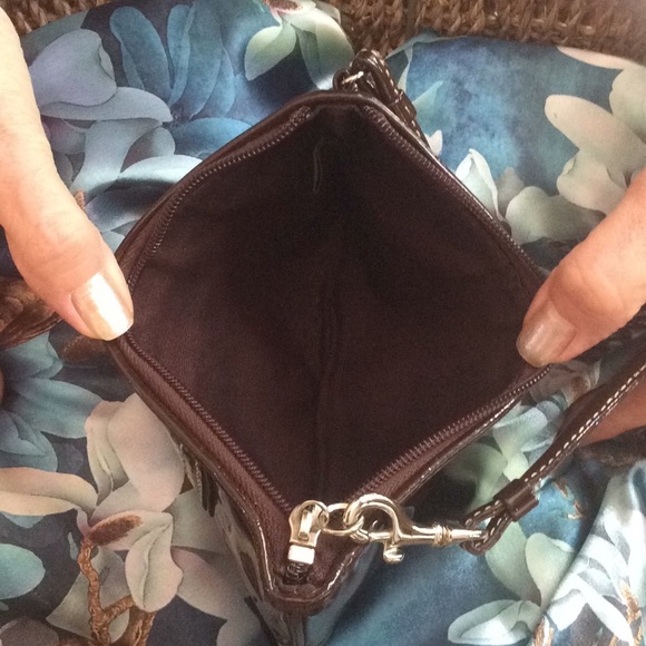 Coach Cream Wedge & Brown Leather Wristlet - Picture 8 of 8